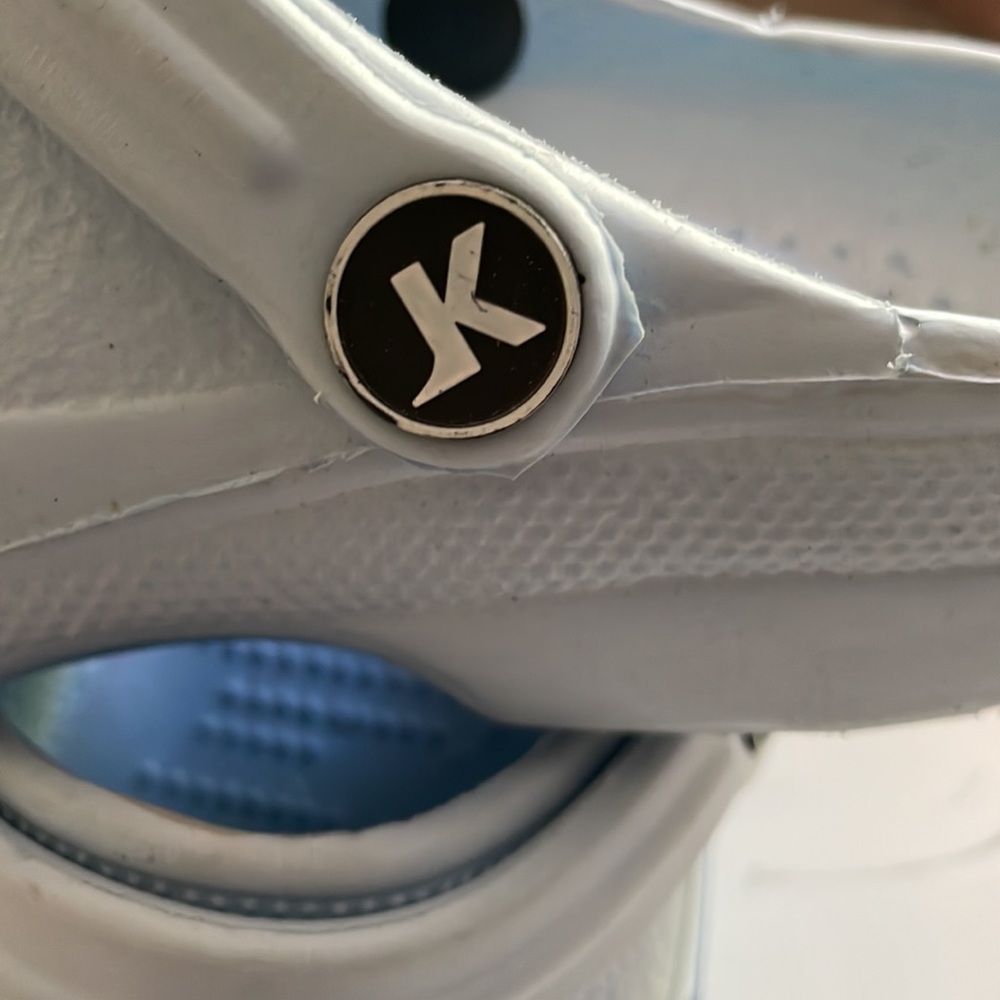 Shoes - Picture 3 of 7